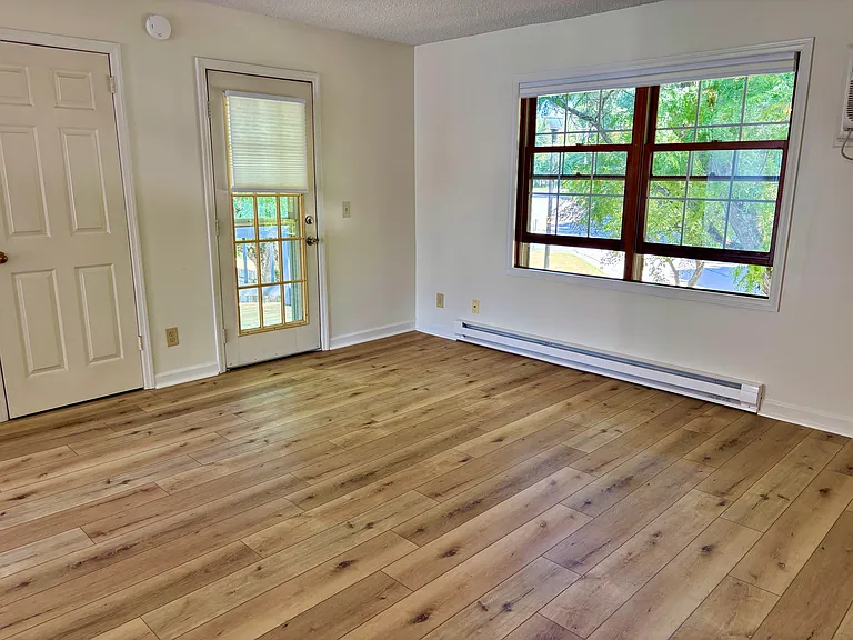 210 Urbandale Pkwy #210 — Photo 14