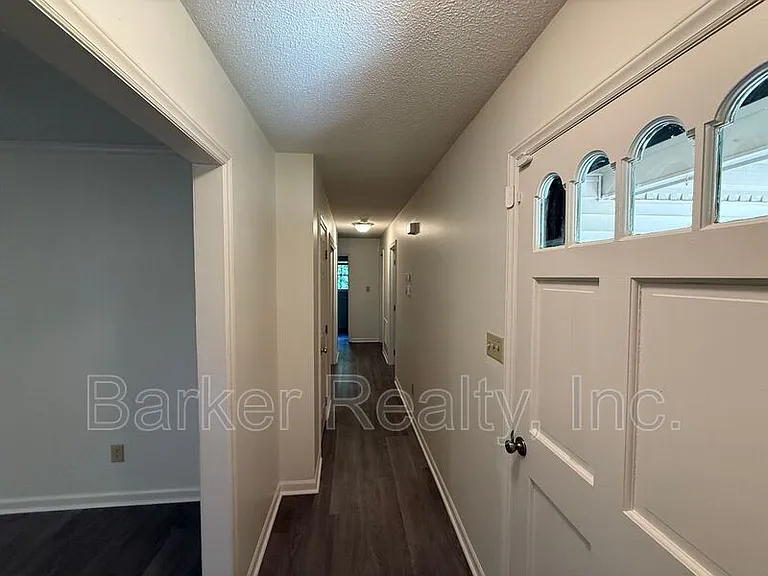 1506 Macdonald Ave — Photo 10