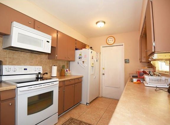 5th image of 1404 Hawkes Ave