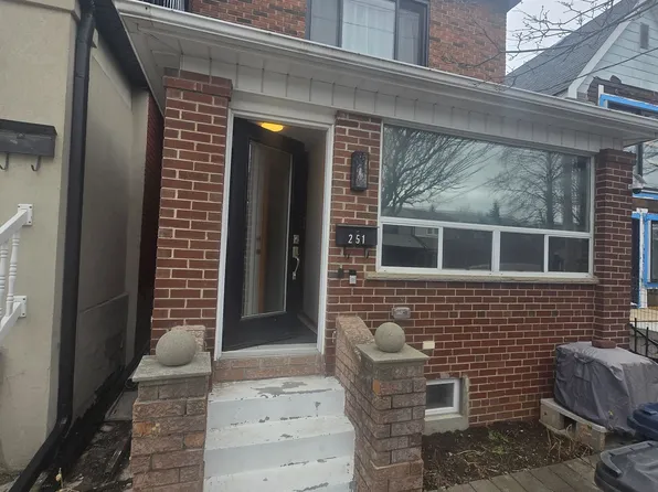 251 Silverthorn Ave, Toronto, ON M6N 3K2