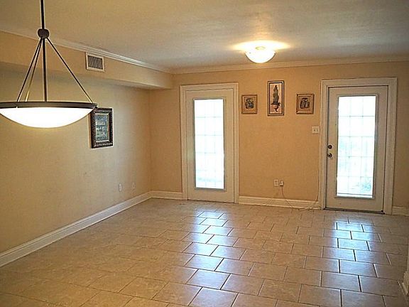 4th image of 4833 Wabash St APT 3