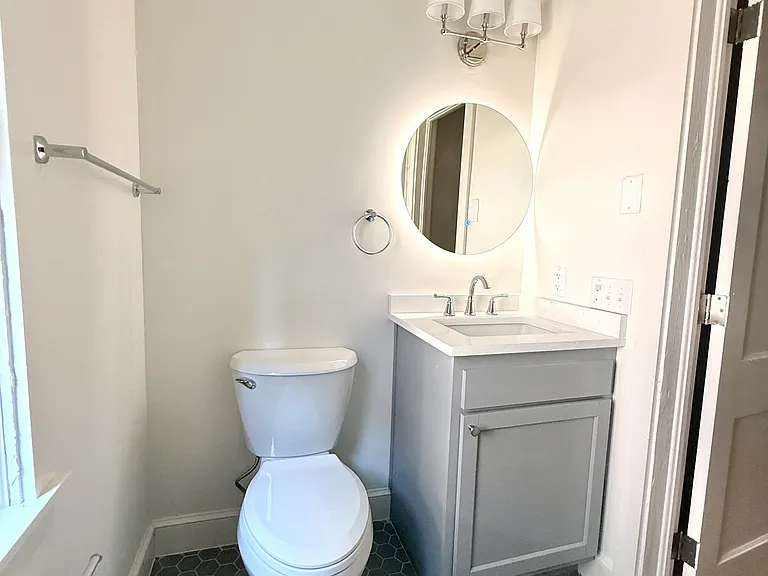 2325 Glenmary Ave #1 — Photo 12