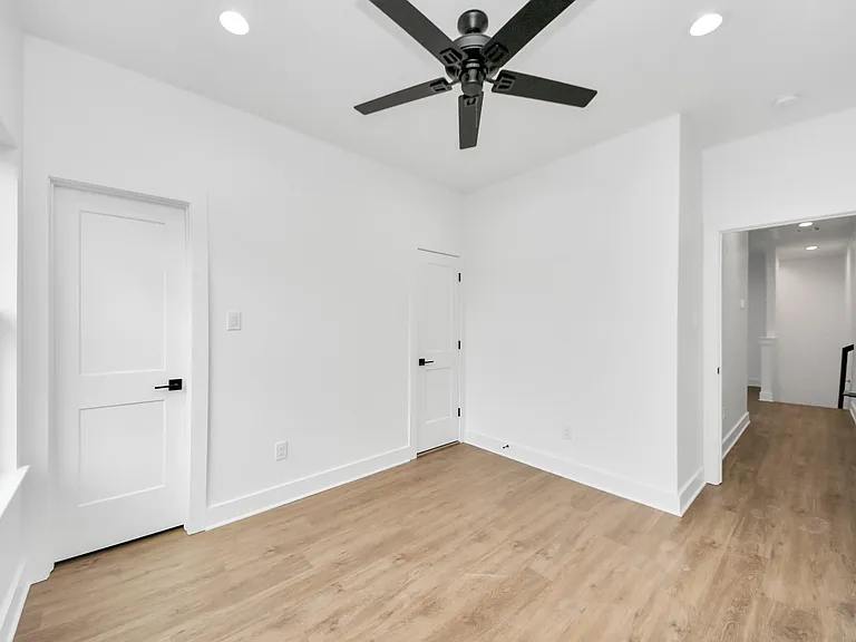 5029 Broom St #B — Photo 11