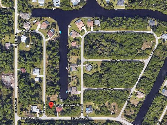 4th image of 12052 Eisenhower Dr