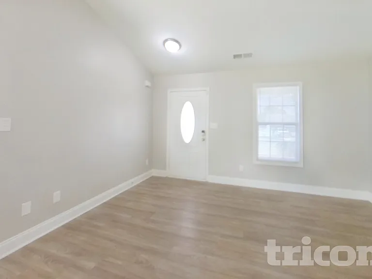 1115 Landen Chase Dr — Photo 3