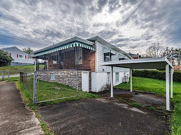 2nd image of 224 N Vance Dr