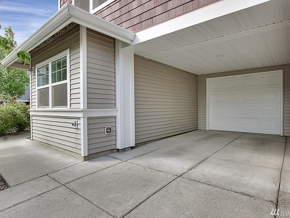 3rd image of 6845 Holly Park Dr S