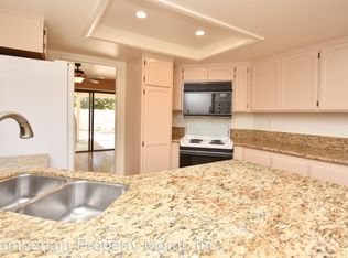6910 Peach Tree Rd, Carlsbad, CA 92011