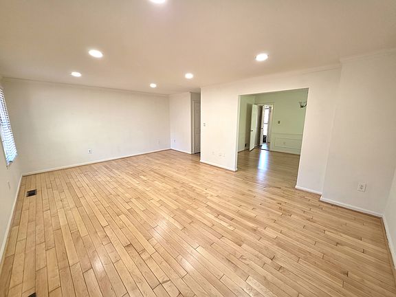 4th image of 6180 Vine Forest Ct