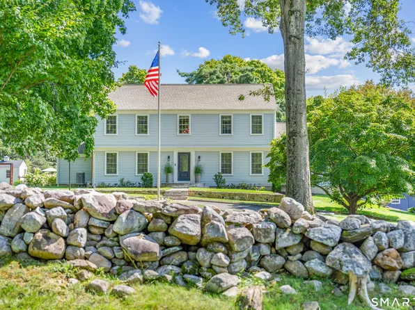 23 Jonathan Road, New Canaan, CT 06840