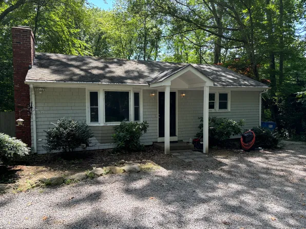 42 Ledgewood Rd, Kingston, RI 02881