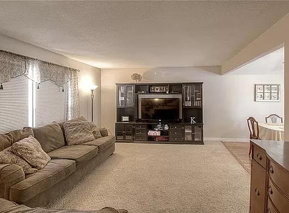 3rd image of 5808 W 95th St