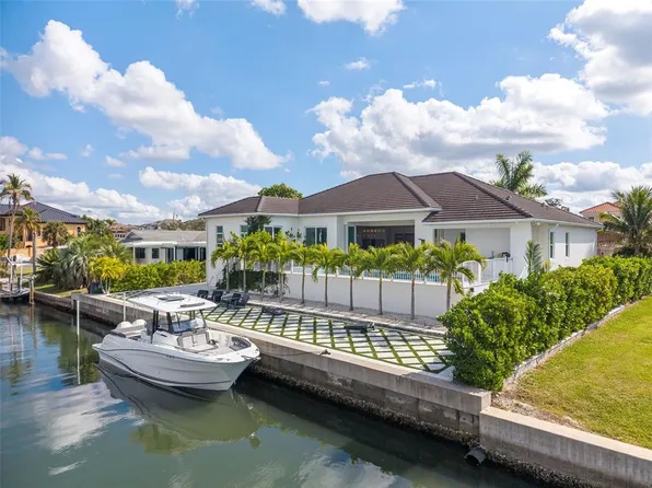 1643 Stanford Ln, Sarasota, FL 34231