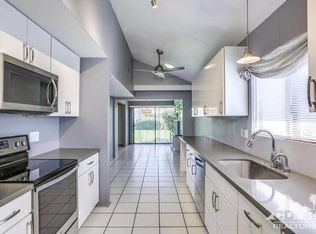 1717 Capri Cir, Palm Springs, CA 92264