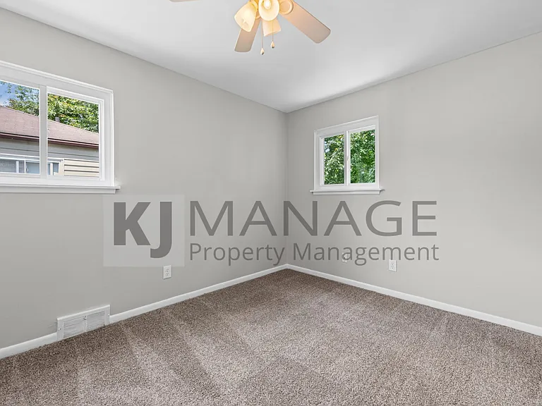 20436 Inkster Rd — Photo 6
