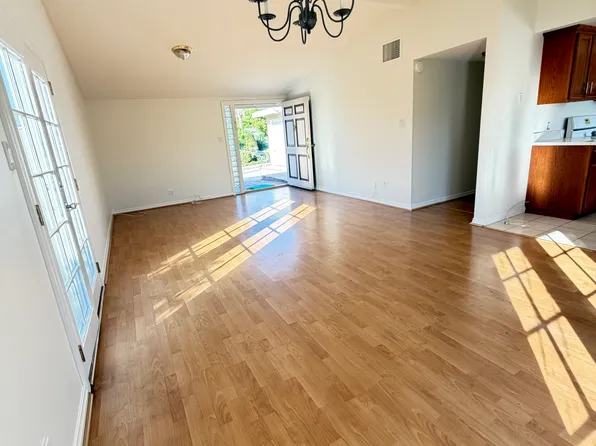 20622 Archwood St, Winnetka, CA 91306