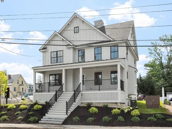 688 Westford St, Lowell, MA 01851