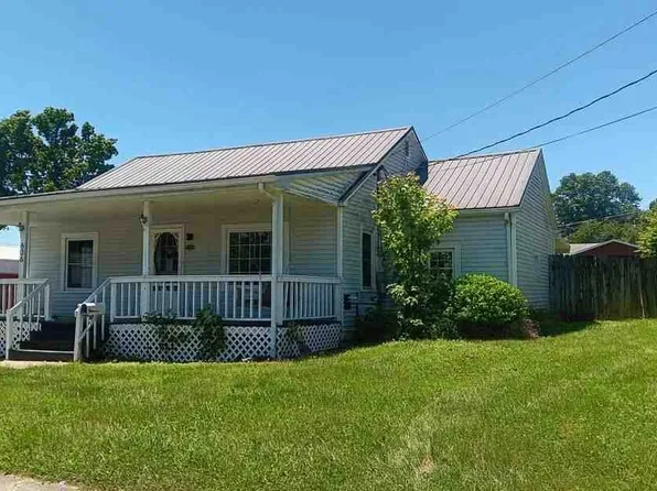 606 Berkey St, Salem, IN 47167