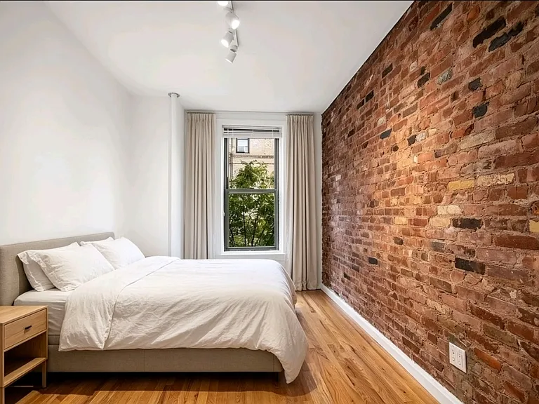 177 Thompson St #19 — Photo 2