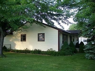 3rd image of 200 Oakdale Dr