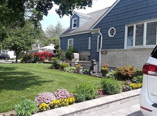 3390 Austin Ave, Wantagh, NY 11793