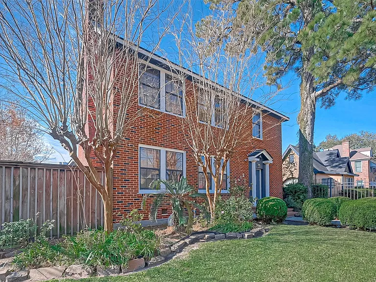 2412 Oakdale St — Photo 37