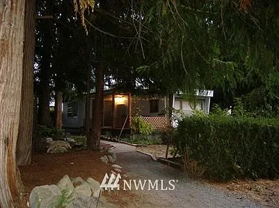 186 N Tarragon Avenue photo 1