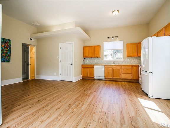 5th image of 4401 119th Ave SE