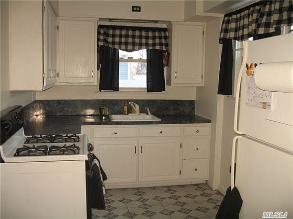 2nd image of 136 Kennedy Ave