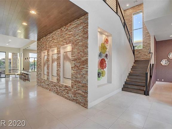 3rd image of 70 Meadowhawk Ln