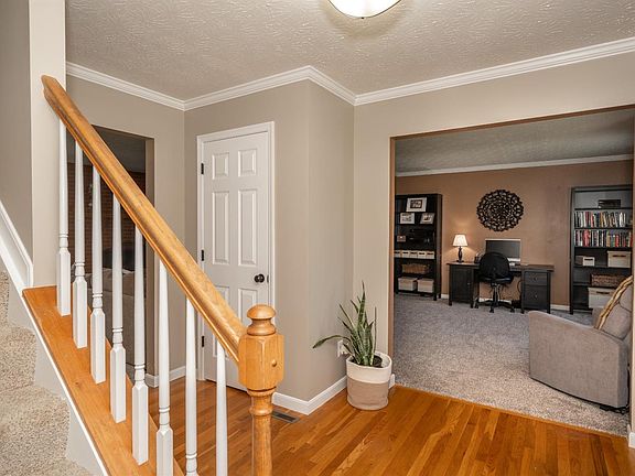 4th image of 3375 Lake Crest Dr