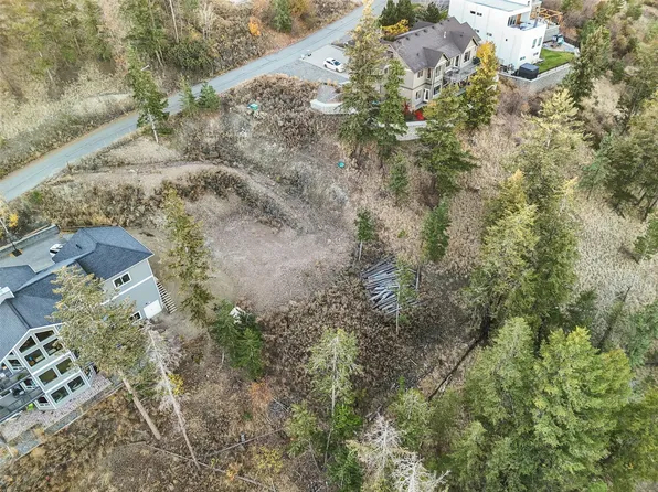 2069 High Schylea Dr, Kamloops, BC V2E 1L4