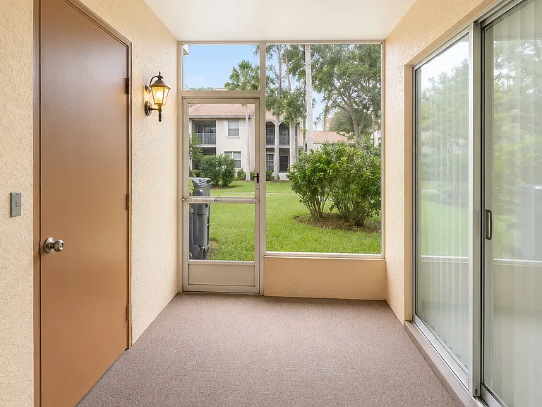3118 Sir Hamilton Cir #4 — Photo 10