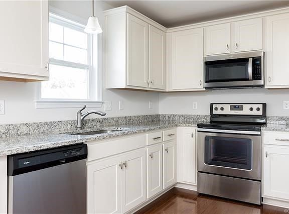 4th image of 17 Poplar Springs Dr