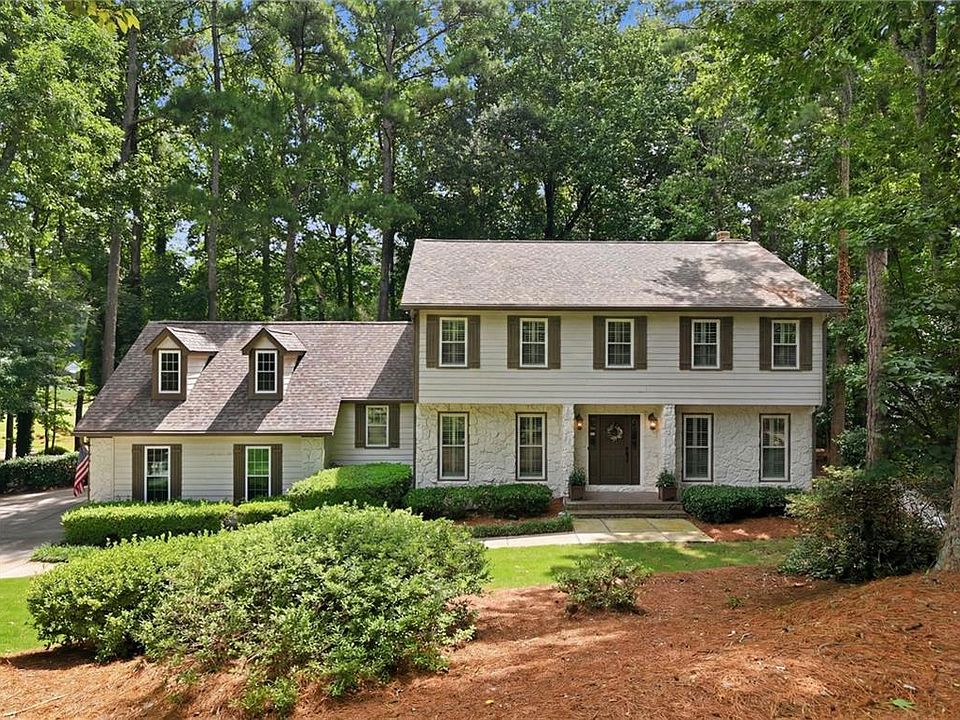 1st image of 10145 Crescent Hill Ln