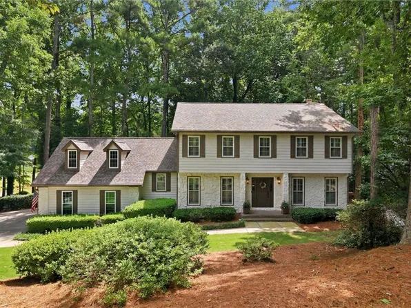 10145 Crescent Hill Ln, Roswell, GA 30076