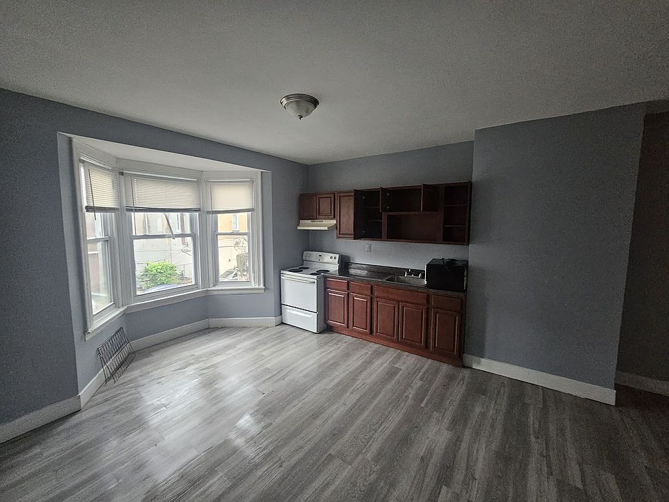 Kitchen/living area