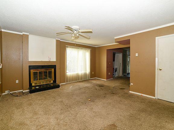 4th image of 3109 E 18th St