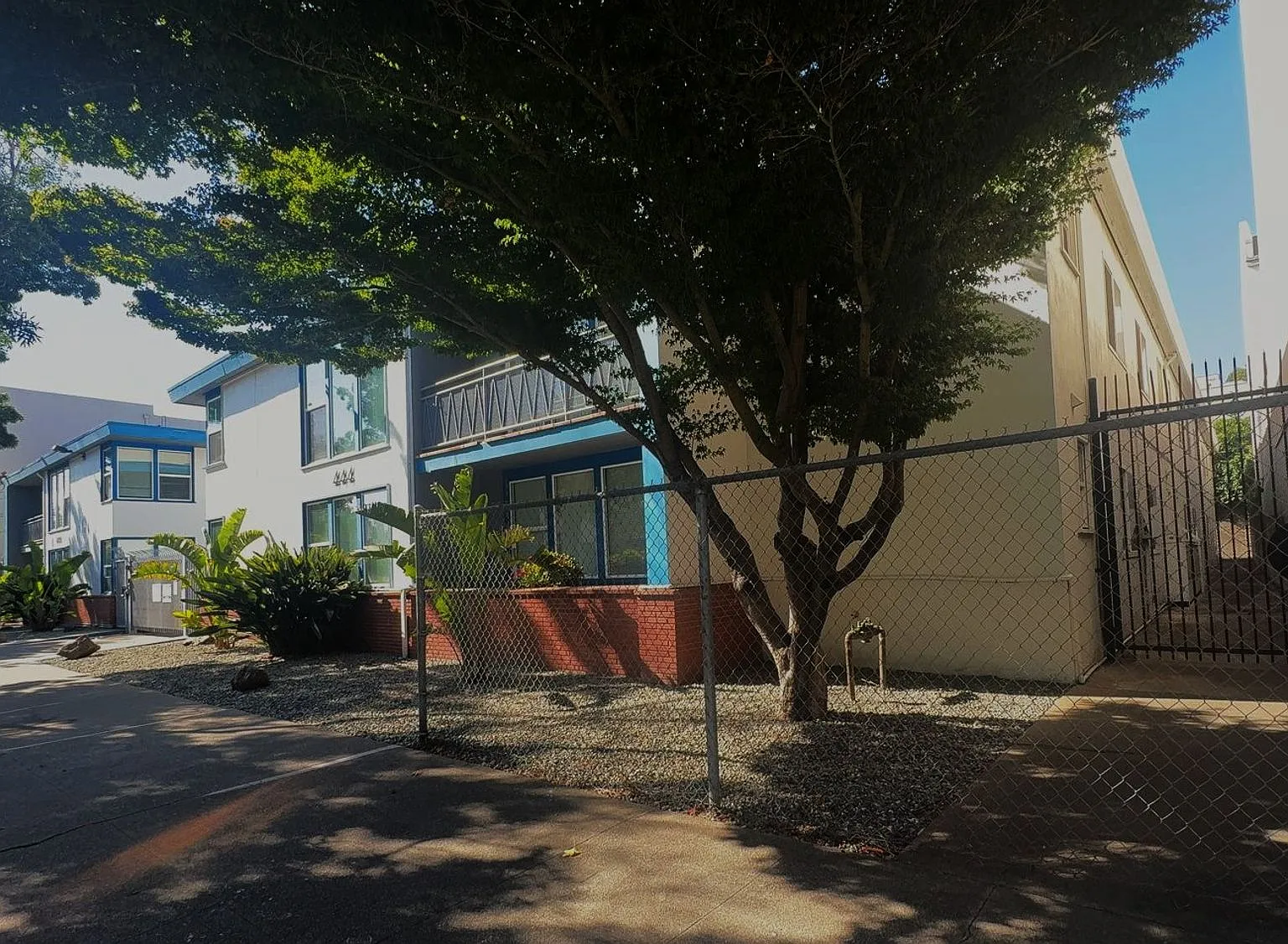 444 28th St — Photo 2