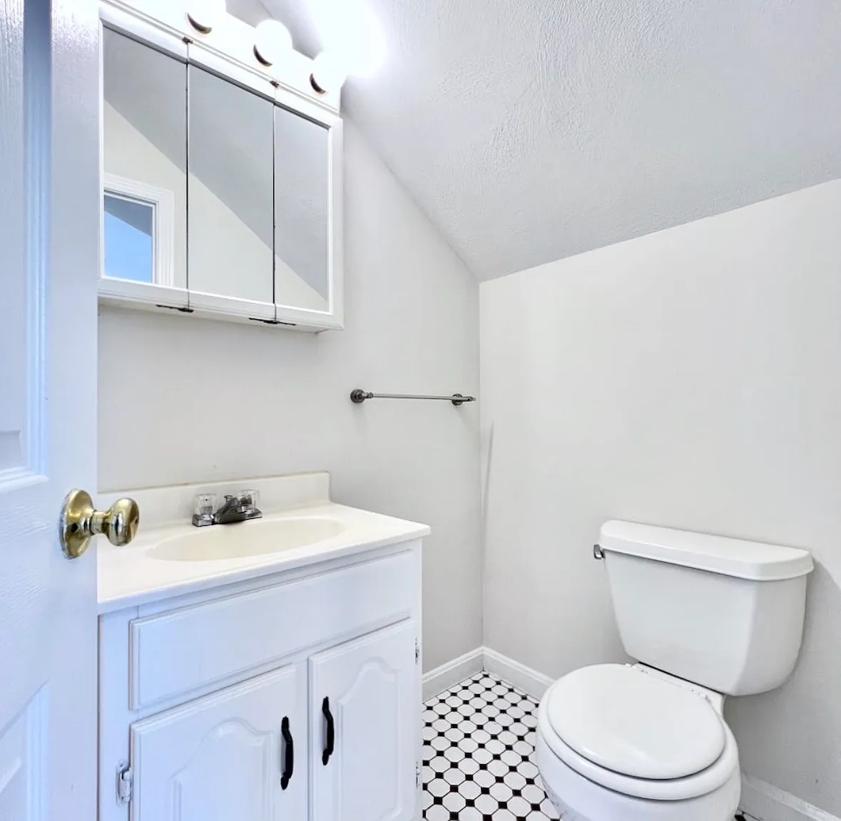 1 bed, 575 sqft, $2,300 — Photo 4