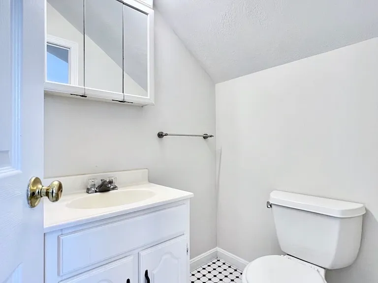 131 Pearl St #3R — Photo 4