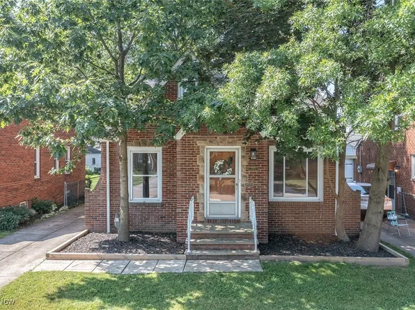 8325 Whitehaven Dr, Parma, OH 44129