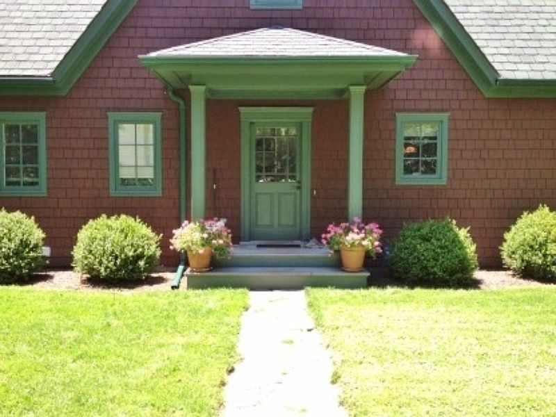 2nd image of 9 Laurel Hill Ln