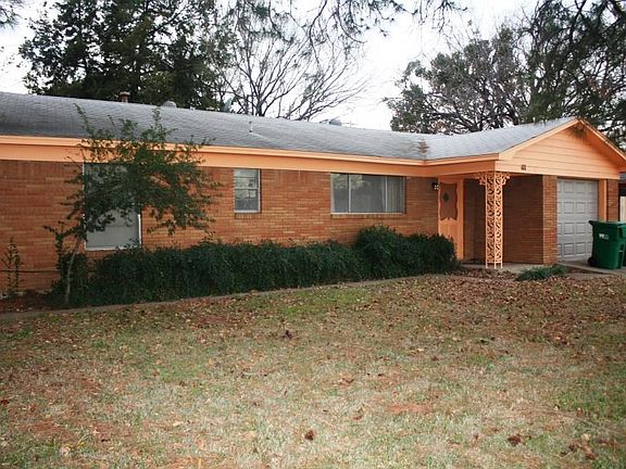 2nd image of 111 S Lake Dallas Dr