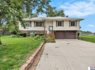 14830 Berry Cir, Omaha, NE 68137