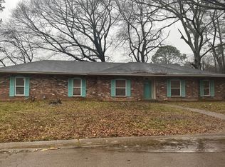 1201 Rockingham Dr, Clinton, MS 39056
