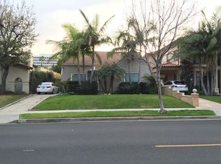 215 N Rexford Dr, Beverly Hills, CA 90210