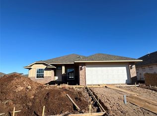 1000 Acacia Creek Dr, Yukon, OK 73099