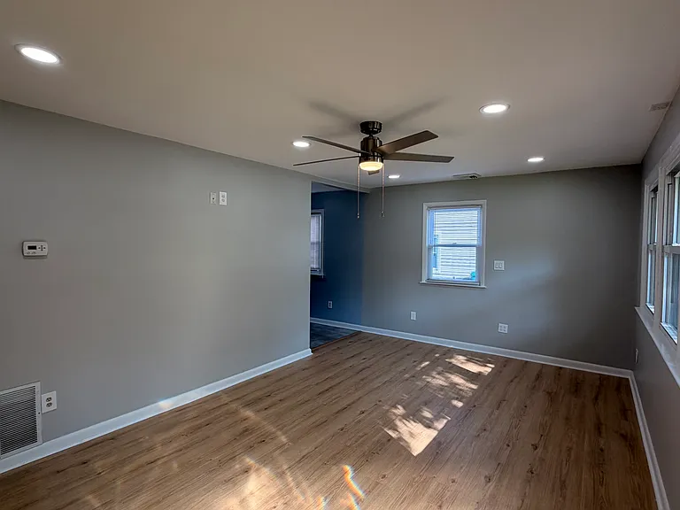 3639 Windsor Dr — Photo 23