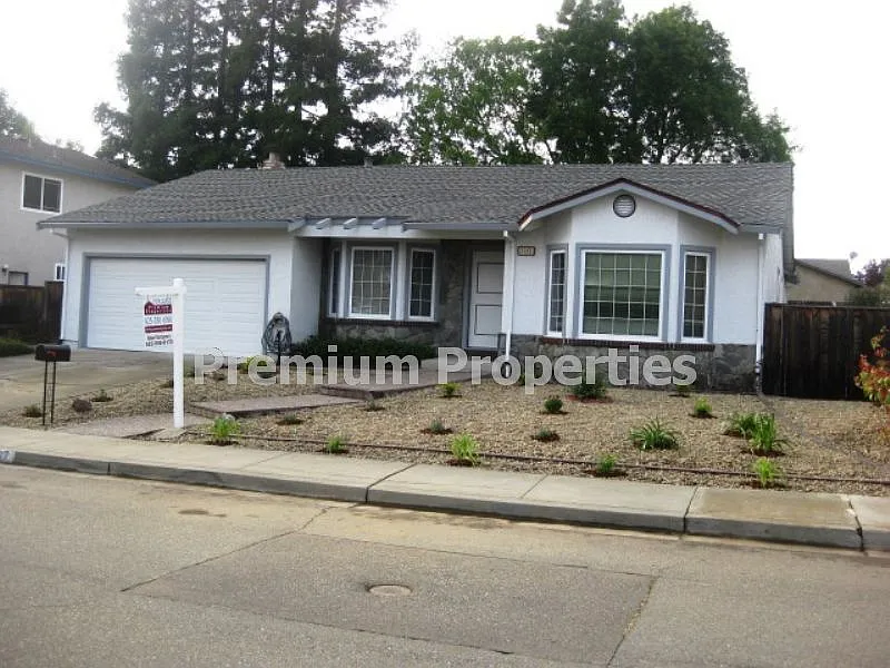 3267 El Suyo Dr photo 1